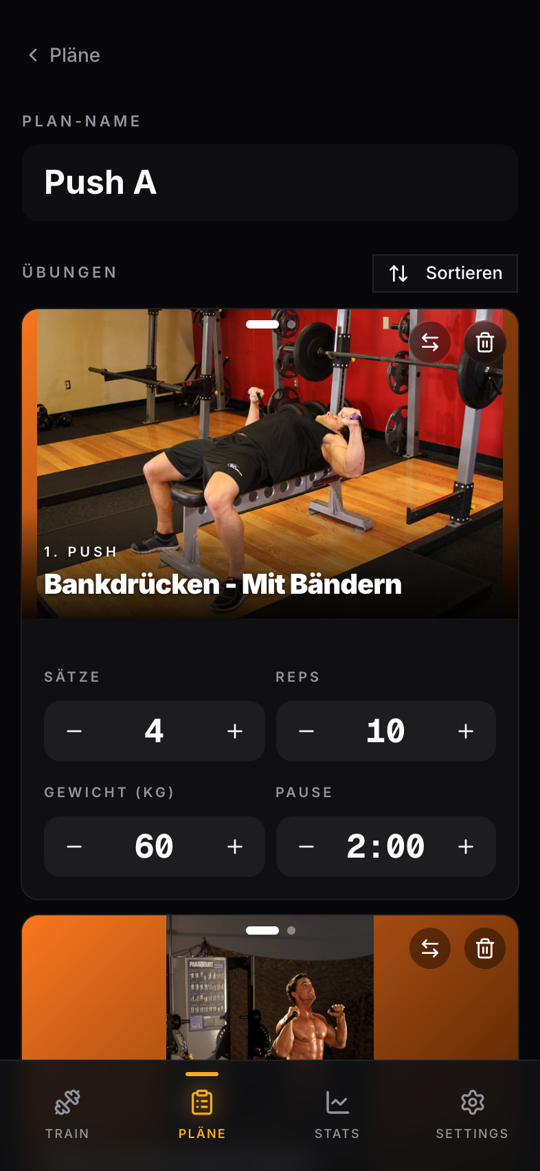 Plan-Editor mit Stepper-Layout: Sätze, Reps, Gewicht, Pause direkt in der Übungs-Karte einstellbar.